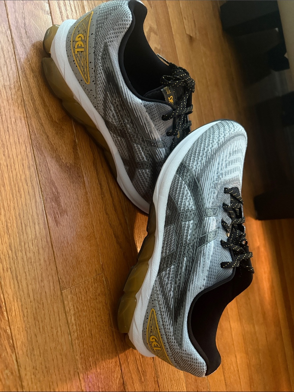 ASICS Gel-Quantum 180 VII – Men’s Size 10.5
Style code: 1201A631